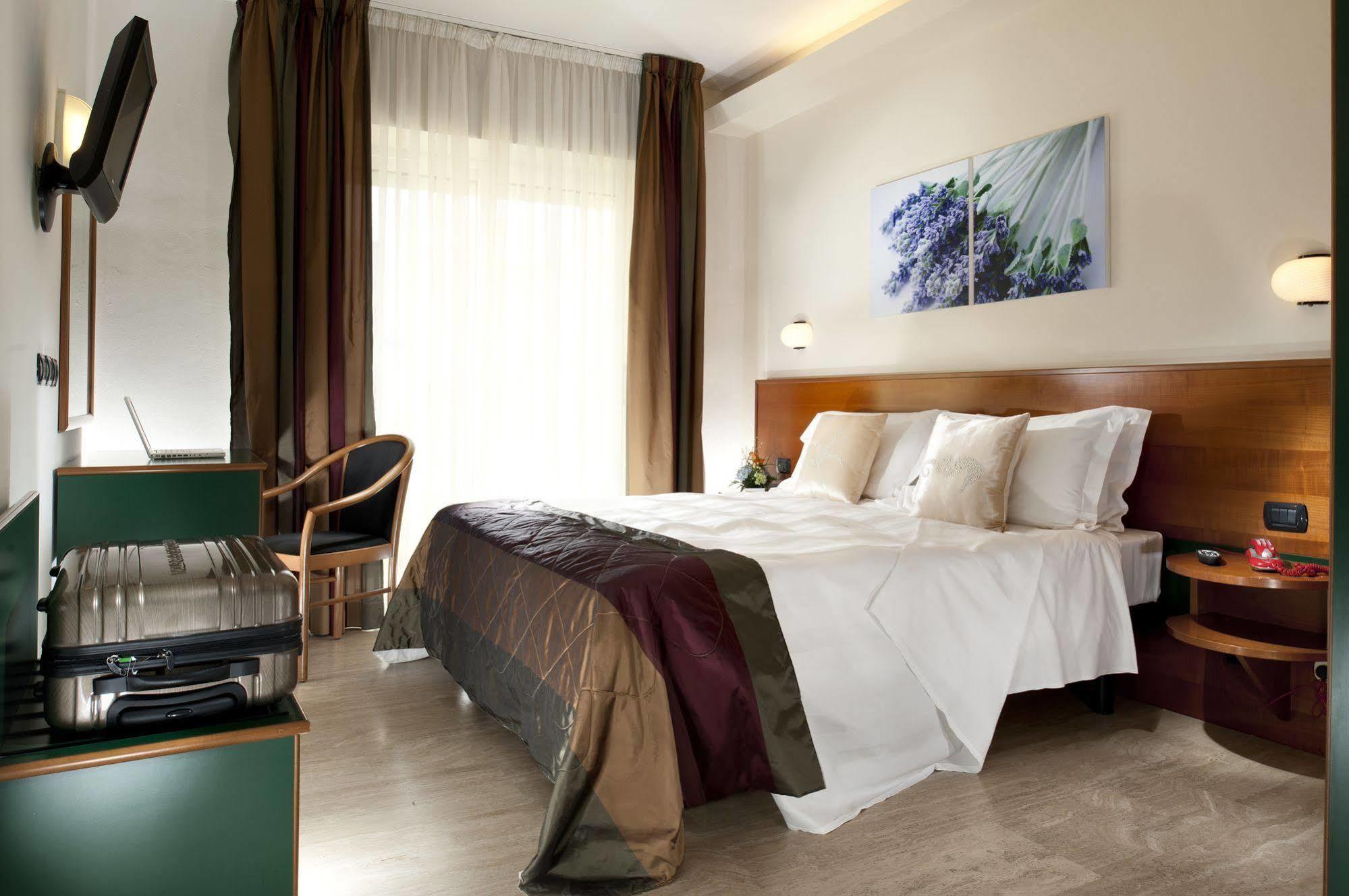 Astoria Suite Hotel Rimini Dış mekan fotoğraf